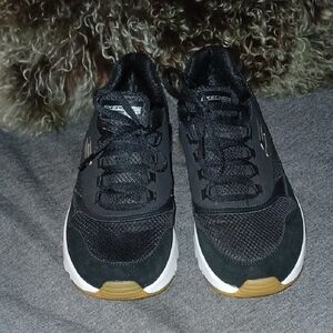 Skechers Women's B&W Air-Cooled, Memory Foam Sneakers - 9.5M